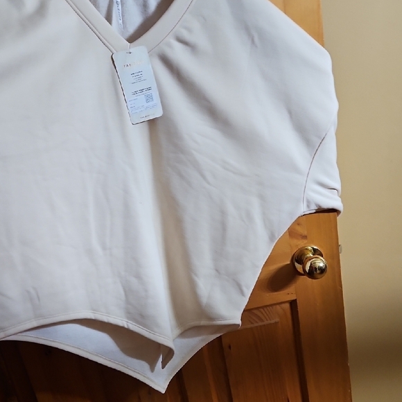 Fabletics Cream Mira Pullover - Picture 4 of 5